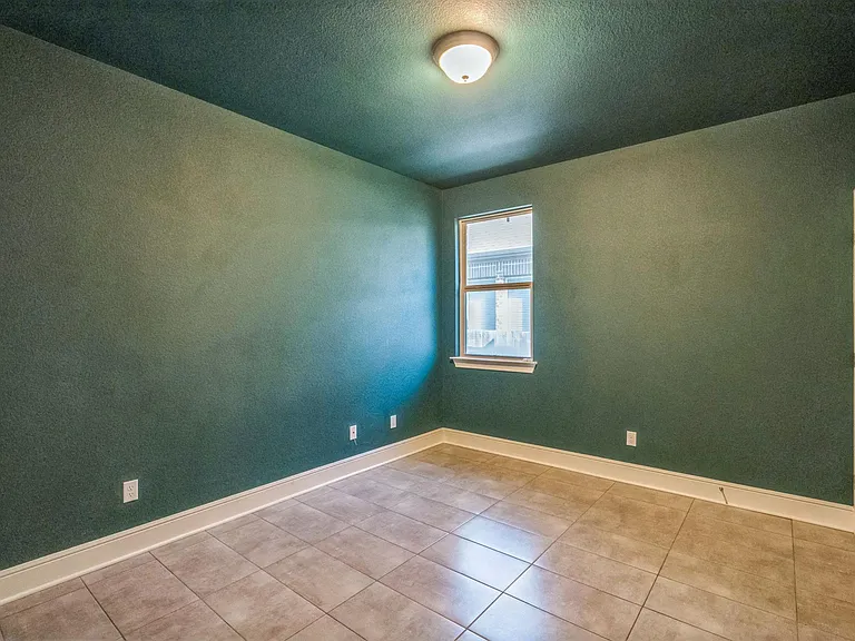 305 Crossvine Trl — Photo 12
