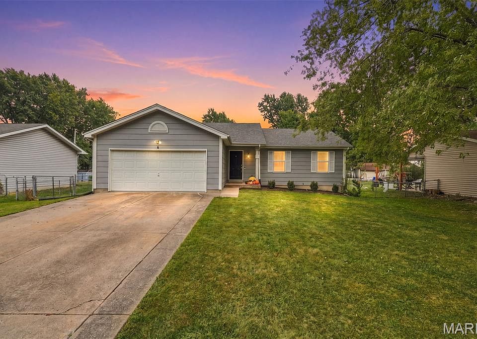 1st image of 6 S Perry Cir