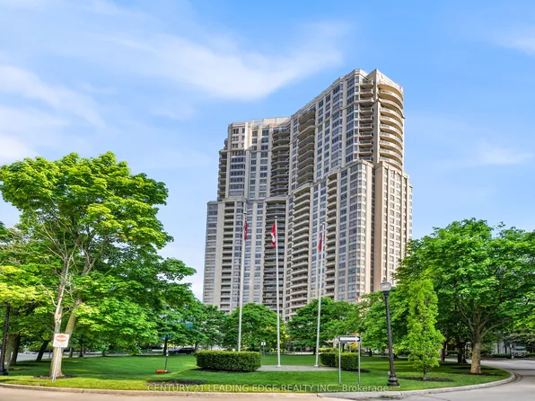 35 Kingsbridge Garden Cir #1812, Mississauga, ON L5R 3Z5