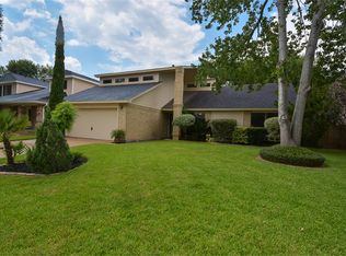 2319 Country Place Dr, Richmond, TX 77406