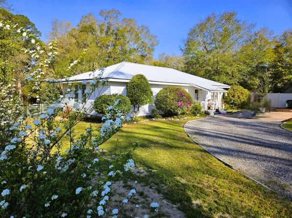 164 S 13th St, Defuniak Springs, FL 32435