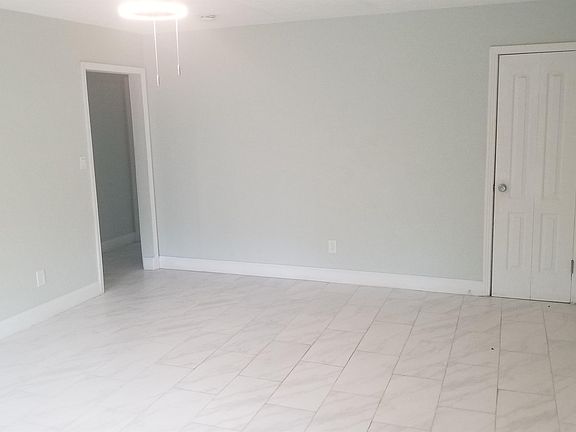 4th image of 1331 S Michigan Ave