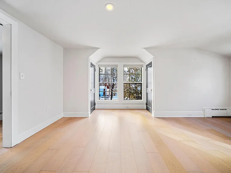 84 E Main St — Photo 39
