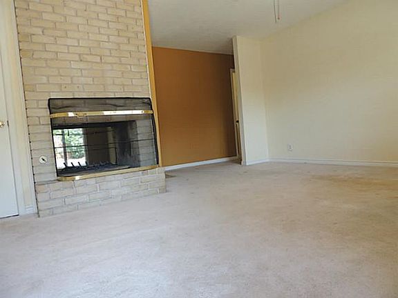 4th image of 2325 Meadow Dale