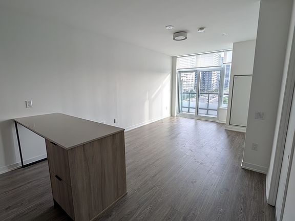 4th image of 2485 Eglinton Ave W #718