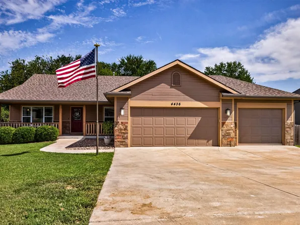 4436 SE Stone Creek Rd, Topeka, KS 66609