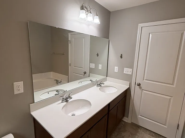 141 Butler Knoll Ct — Photo 36