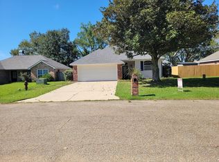 402 Rue Canard, Youngsville, LA 70592