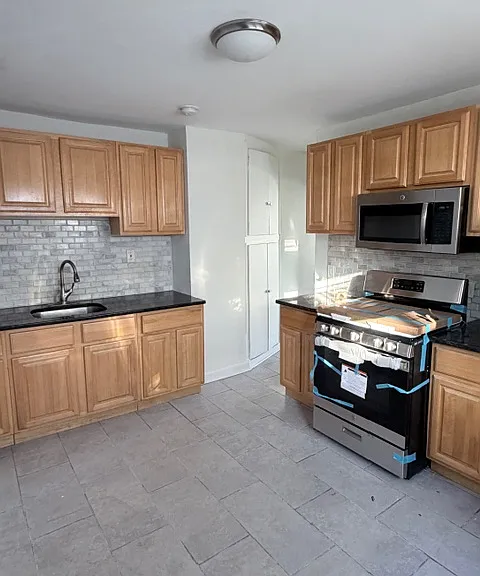75-75 1/5 Hanford St #1 — Photo 3