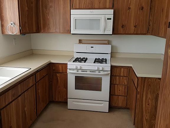 5th image of 600 Golden Springs Dr Unit E