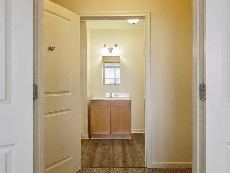 Ednor Apartments II — Photo 14