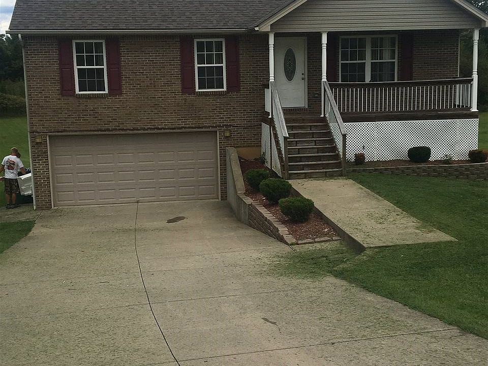 1st image of 825 Ramona Ct