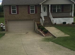 825 Ramona Ct, Radcliff, KY 40160