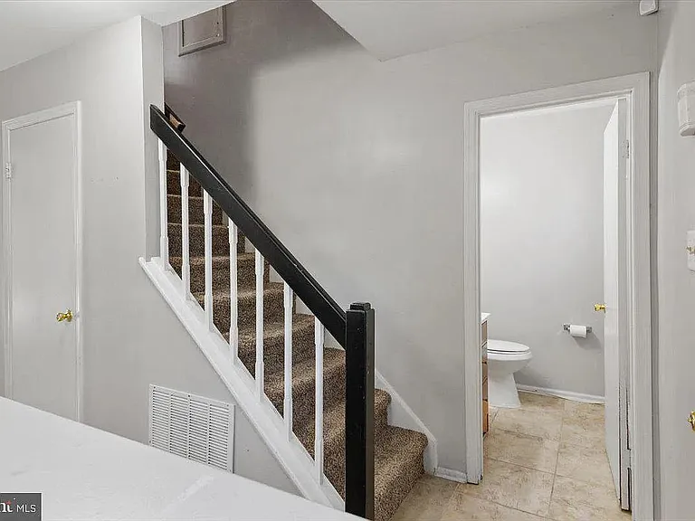 3904 Elberta Ln — Photo 7