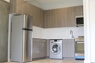 Rented by Realty 2000 Associates Ltd