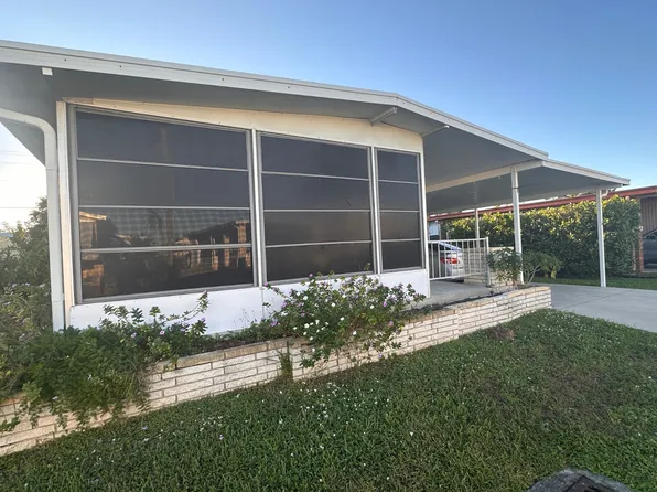 200 Caviller Ct #Ft, North Fort Myers, FL 33917