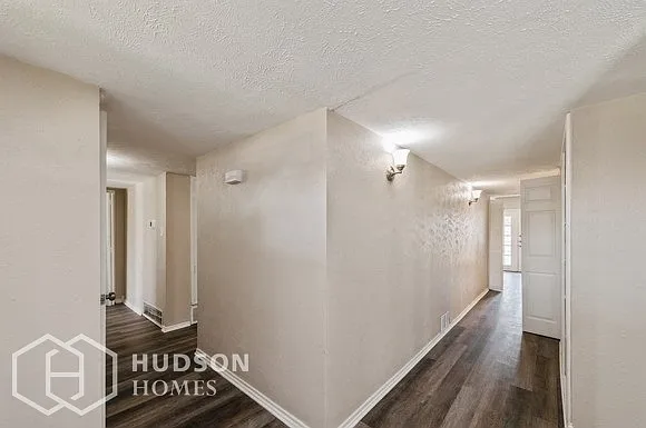 8609 Kensington Dr — Photo 5