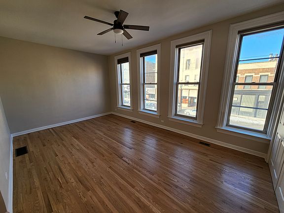 5th image of 1365 W Grand Ave #2F