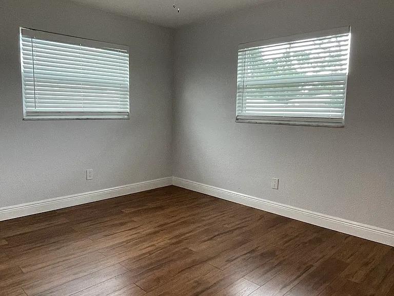1395 Ambassador Dr — Photo 19