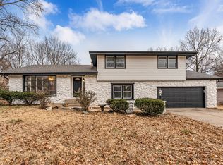 3334 S Welwood Ave, Springfield, MO 65804