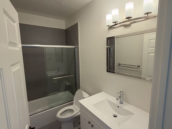 5th image of 2588 Oak Rd APT 140