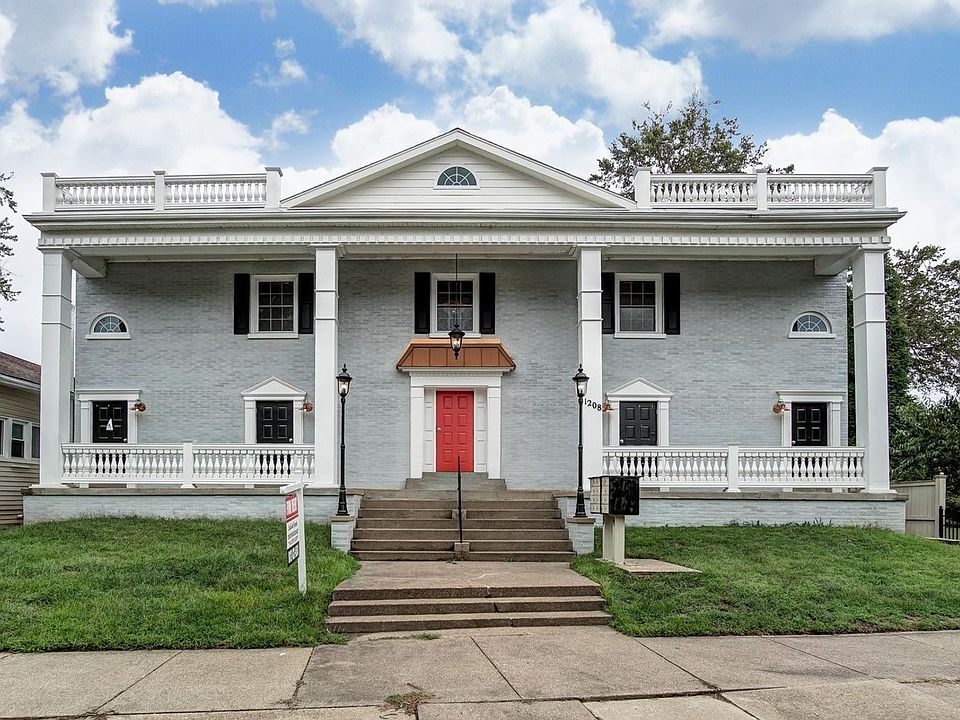 1st image of 1208 SE 1st St #A