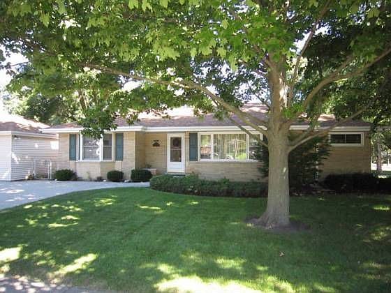 1st image of 596 S Fairfield Ave