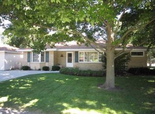 596 S Fairfield Ave, Lombard, IL 60148