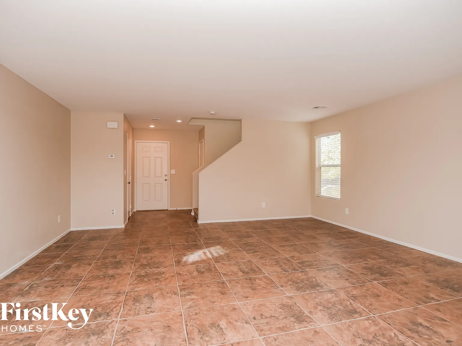 3 bed, 2.5 bath, 1650 sqft, $1,820 — Photo 4