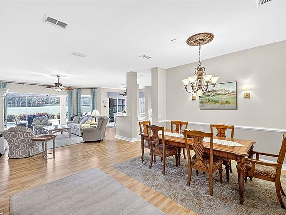 3rd image of 21812 Masters CIR