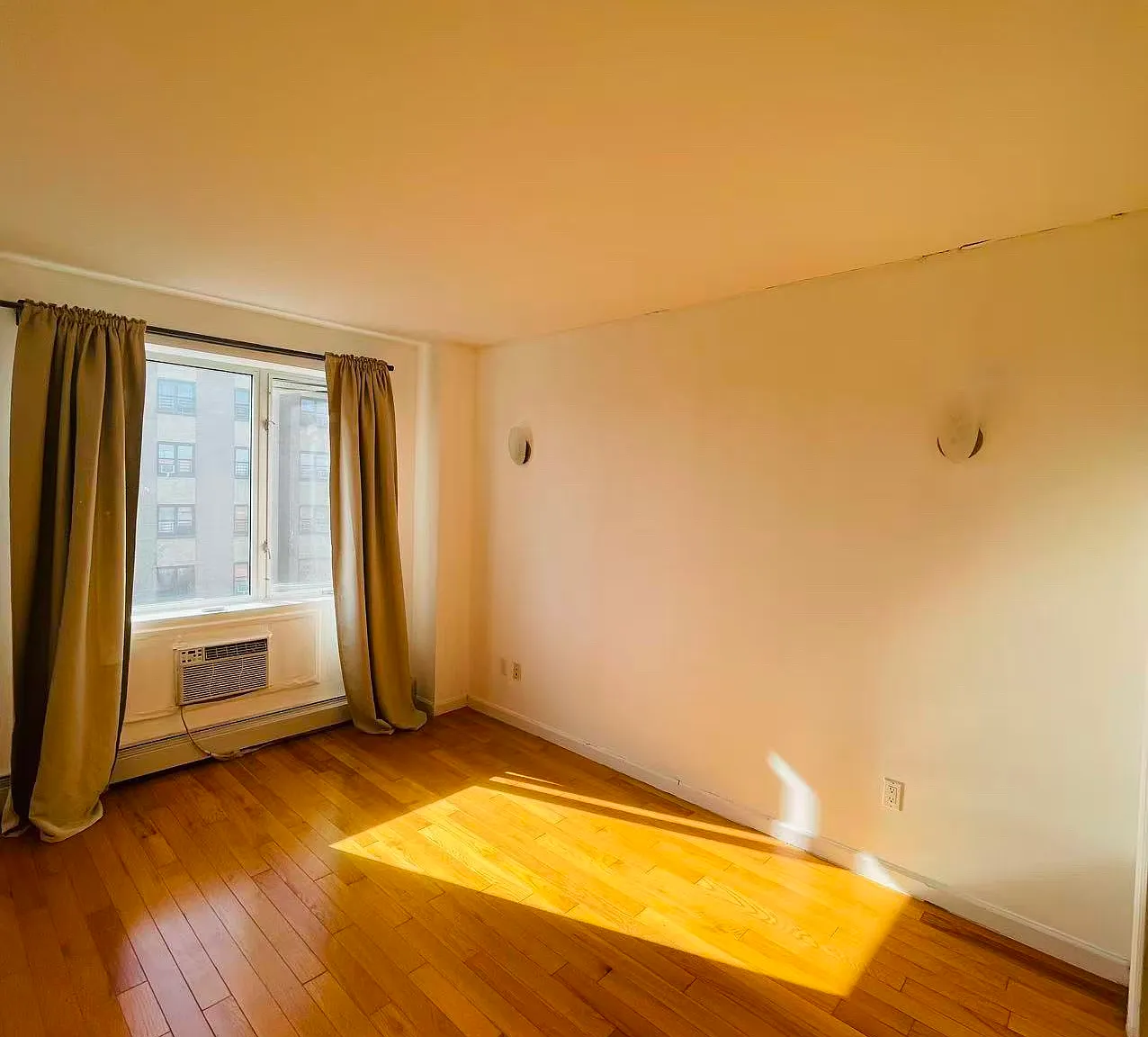 2 bed, 660 sqft, $3,000 — Photo 4