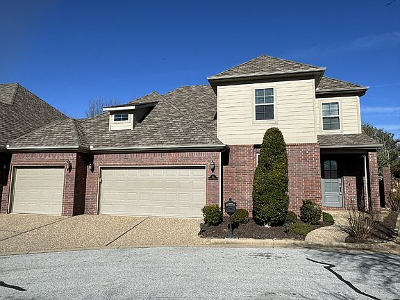 2nd image of 21 S Prairie Dunes Dr