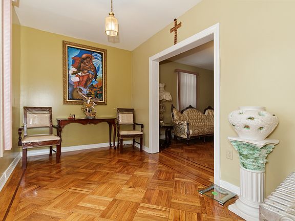 4th image of 1316 Eggert Pl