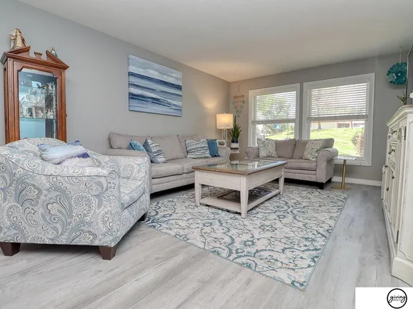 4000 S 56th St APT 111B, Lincoln, NE 68506