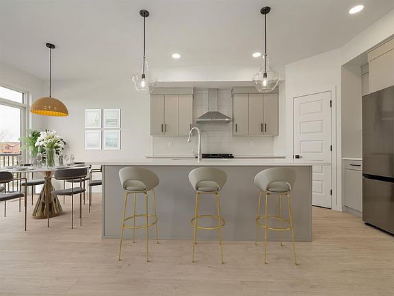 4th image of 67 SW Miners Rd W