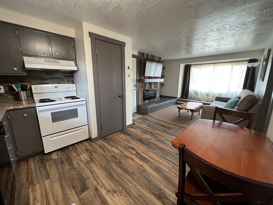 Portage Village Upper East Apartments 4440 & 4600 4th Ave N Great