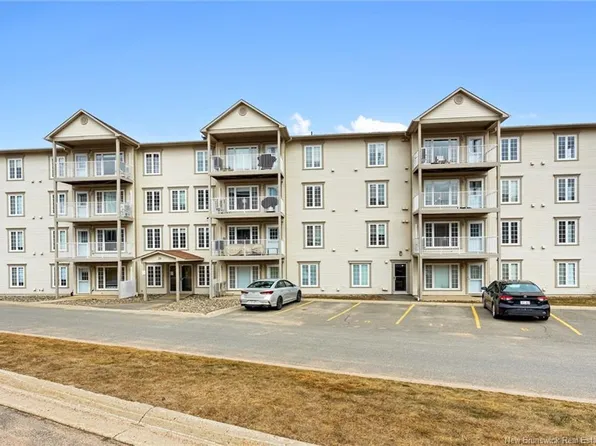 35 Lian St #3, Fredericton, NB E3C 0A8