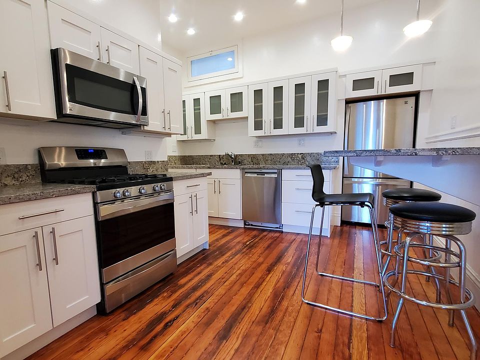 1st image of 638 Ashbury St
