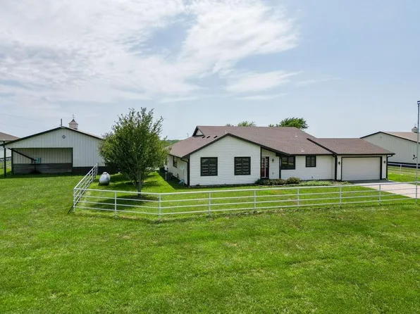 4421 NW 94th St, Topeka, KS 66618