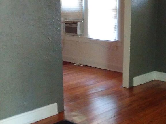 4th image of 5628 Brooklyn Ave