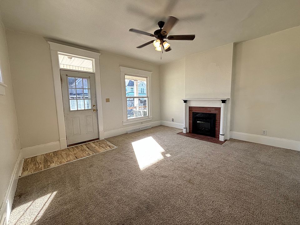 1st image of 230 Granville St #230