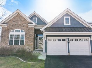 3851 Crooked Creek Dr, Elgin, IL 60124