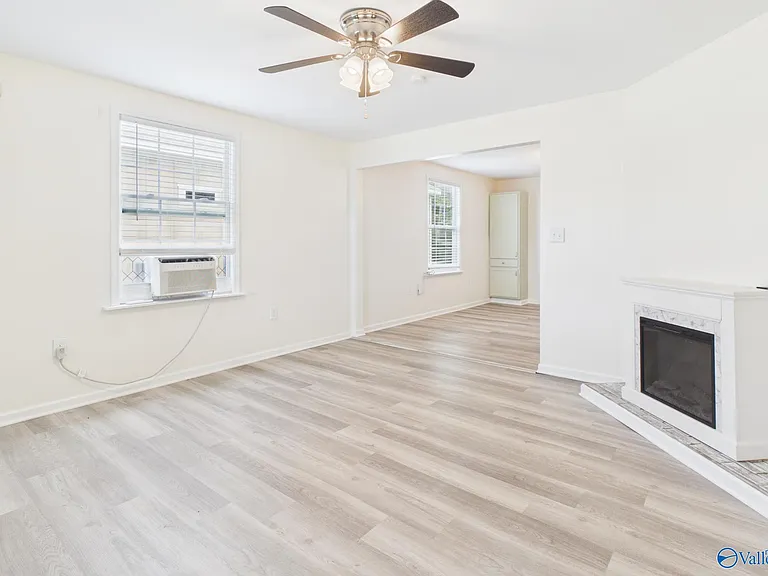 2106 Levert St NE — Photo 4