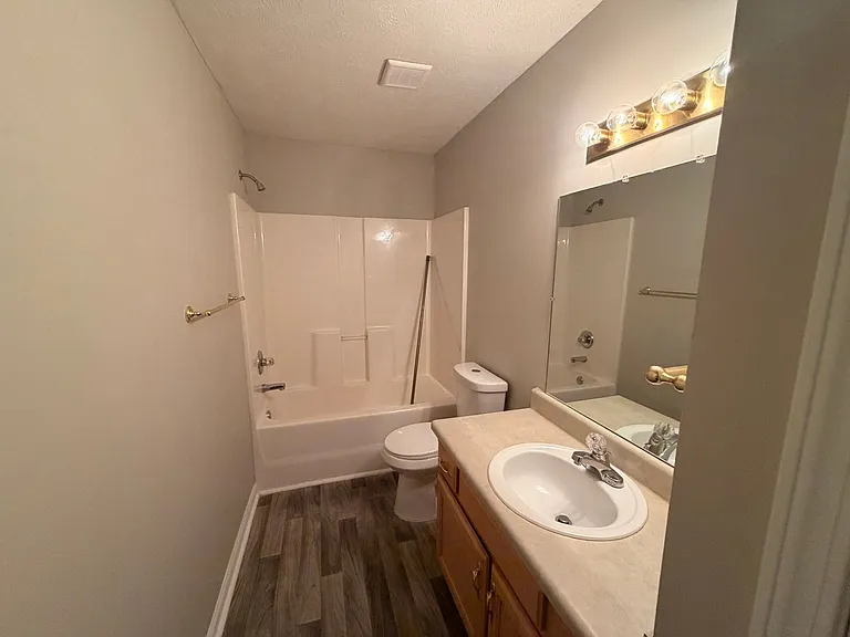 7003 Clara Ct — Photo 8