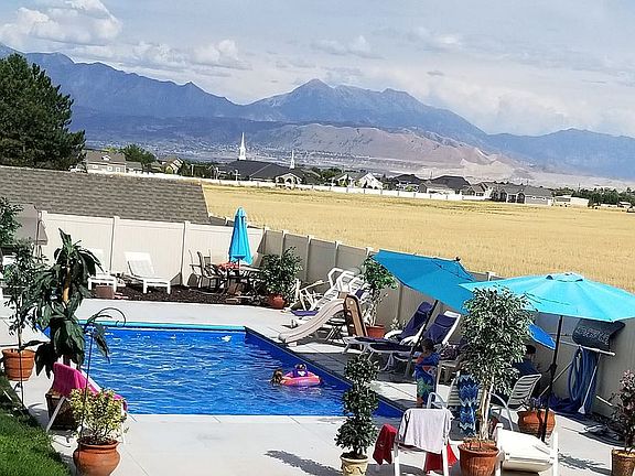 Pool Deck for Entertaining