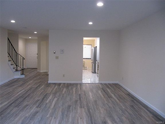 5th image of 555 Central Ave #233