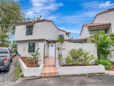10325 NW 9th Street Cir APT 3-6, Miami, FL, 33172