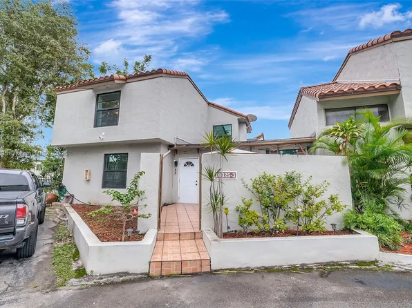 10325 NW 9th Street Cir APT 3-6, Miami, FL 33172
