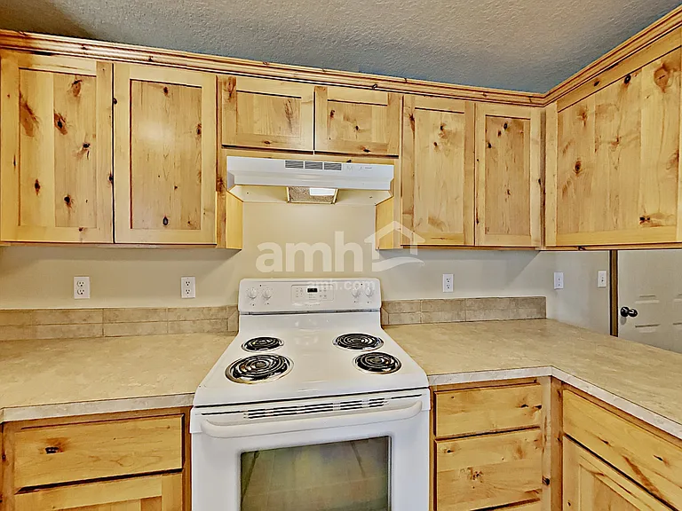 2132 E 3rd St — Photo 3