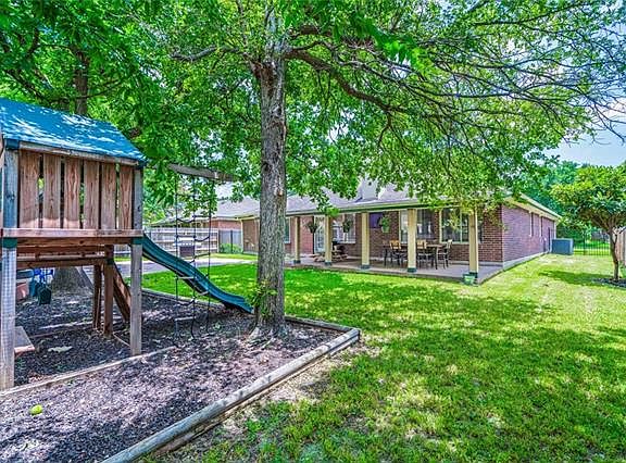 4th image of 1008 Pecan Creek Dr
